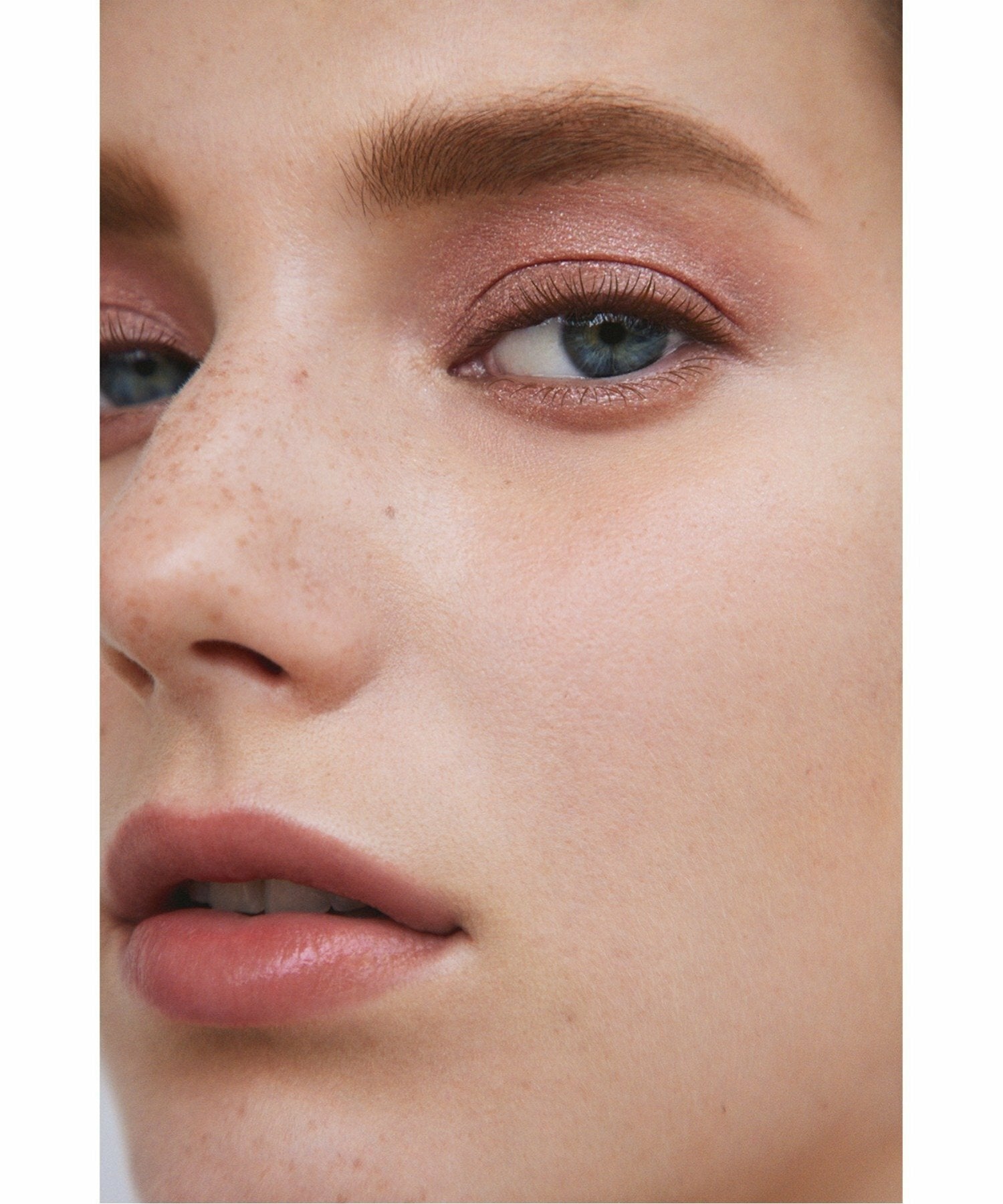 Snidel Beauty 亮彩眼影霜 Luminizing Color Eyes