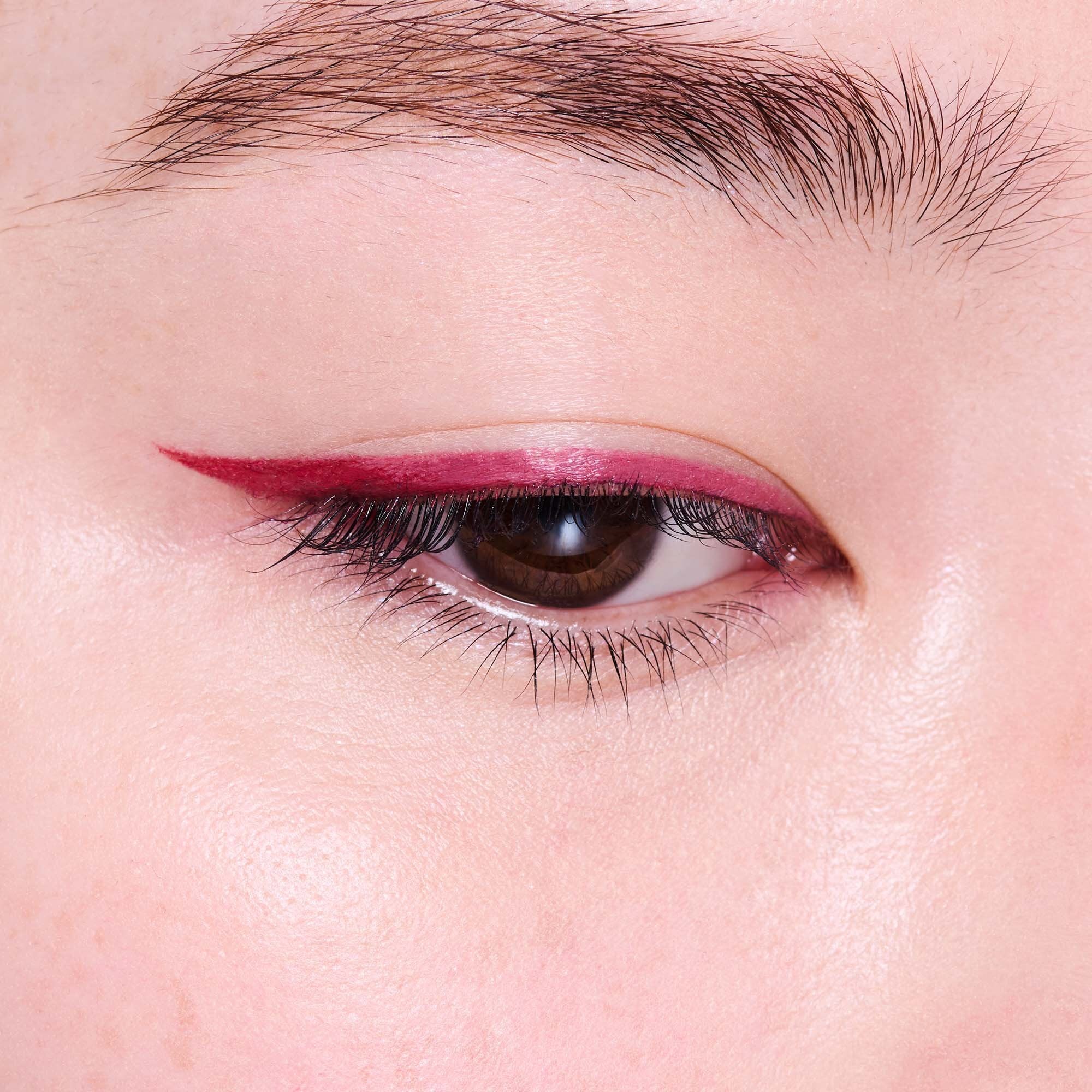 THREE 液體眼線筆 Fun To Funky Liquid Eyeliner